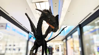 "Ο θρύλος των Δράκων ζωντανεύει" στο Mediterranean Cosmos μέσα από μία μοναδική έκθεση φαντασίας.