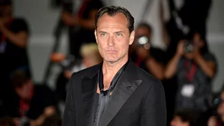 Ο Jude Law μόλις διαψεύδει μια σημαντική θεωρία για τo The Holiday και γίνεται viral