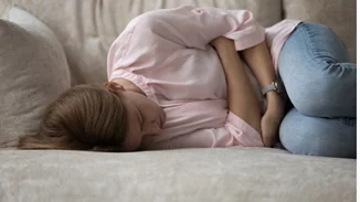 "Θήλαζα και μου έδινε μπουνιές" | Το μαρτύριο μιας γυναίκας (και του παιδιού της) που βίωσε εφιαλτικές στιγμές από τον κακοποιητή σύζυγό της