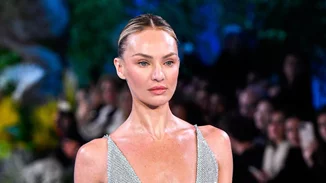 "Pearly makeup" | Η νέα τάση στο μακιγιάζ της άνοιξης κάνει το πρόσωπο να ακτινοβολεί