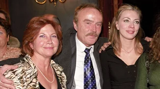 Αυτή την ώρα το τελευταίο αντίο στον Ντίνο Καρύδη