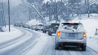 Διακοπές κυκλοφορίας στην Αττική λόγω των έντονων καιρικών φαινομένων