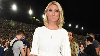 Σία Κοσιώνη | Βόλτα στη γειτονιά της εν μέσω του καύσωνα