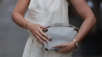 Ραντεβού για μανικιούρ πριν τις διακοπές; Τα μόνα 5 χρώματα που αξίζει να ζητήσεις