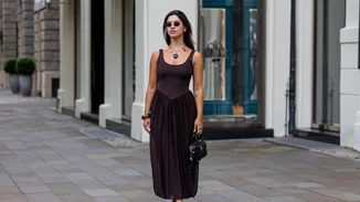 Αυτό είναι "το τέλειο καφέ φόρεμα" από τη Zara που έχει γίνει ανάρπαστο στο Tiktok