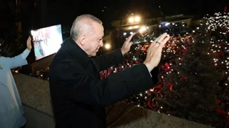 Ο "σουλτάνος" Ερντογάν ξεκινά την τρίτη δεκαετία στην εξουσία - Γιατί κέρδισε πάλι τις εκλογές