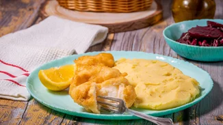 Γιατί τρώμε μπακαλιάρο σκορδαλιά την 25η Μαρτίου | Τι κρύβεται πίσω από αυτή την παράδοση