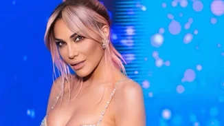 Η Δέσποινα Βανδή απάντησε στα σχόλια για τα ροζ μαλλιά της