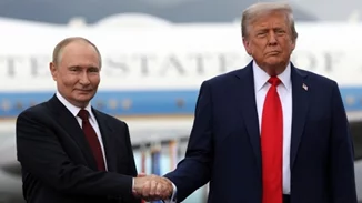 Kαμία αποκάλυψη για πιθανό ειρηνευτικό σχέδιο για την Ουκρανία στη συνάντηση Τραμπ-Πούτιν