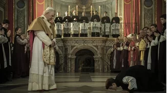 Ο εμβληματικός σκηνοθέτης Marco Bellocchio τα βάζει με το Βατικανό