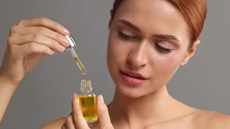 Τα αντιγηραντικά έλαια προσώπου που πρέπει σίγουρα να δοκιμάσεις