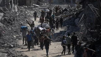 Γάζα: Χιλιάδες Παλαιστίνιοι επιστρέφουν στα σπίτια τους, με την εκεχειρία Ισραήλ - Χαμάς να τηρείται