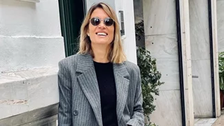 Πώς θα αναβαθμίσεις ένα casual σύνολο; Η Βίκυ Καγιά προτείνει τον πιο έξυπνο τρόπο