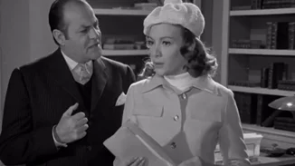 55 χρόνια πριν | H Μάρω Κοντού στο πλευρό του Λάμπρου Κωνσταντάρα με το πιο διαχρονικό σατέν φόρεμα με βολάν