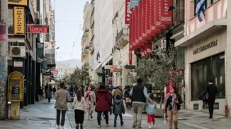 Ανοιχτά την Κυριακή τα καταστήματα - Ποιο είναι το ωράριο λειτουργίας