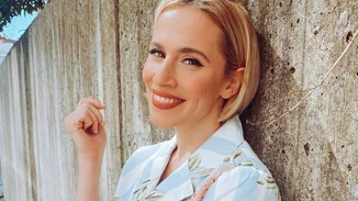 Τέλος το κοντό καρέ μετά από χρόνια για τη Νάντια Μπουλέ | Το ανανεωμένο hair look της