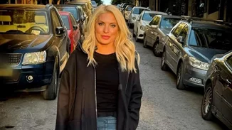 Ελένη Μενεγάκη | Στο αγαπημένο της στέκι για φαγητό στο Κολωνάκι