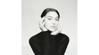 H Monica Bellucci μιλάει στη Madame Figaro λίγο πριν υποδυθεί τη Μαρία Κάλλας στο Ηρώδειο