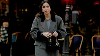 Αυτό το τζιν με mini στρας από τη Zara θα κλέψει τις εντυπώσεις στις festive εμφανίσεις σου