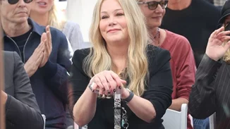 Christina Applegate | Η πρώτη δημόσια εμφάνιση μετά τη διάγνωση της σκλήρυνσης κατά πλάκας