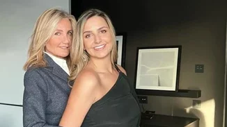 Σοφία Μητσοτάκη | Στο πιο καλοκαιρινό κλικ - Κρατάει ψάθινο καλάθι