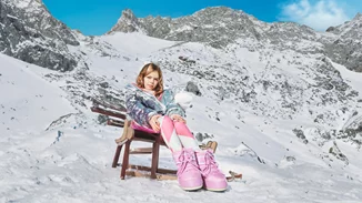 These boots are made for skiing | 5 πράγματα που δεν πρέπει να ξεχάσεις όταν πακετάρεις για τις χειμερινές αποδράσεις