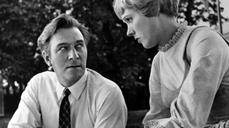 Τζούλι Άντριους | O κακοποιητικός, αλκοολικός πατριός και η επέμβαση που της κατέστρεψε τη φωνή