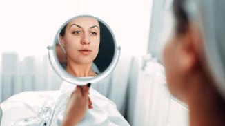 Editorial | Ageism - Η κοινωνία έχει βάλει ημερομηνία λήξης στη γυναίκα