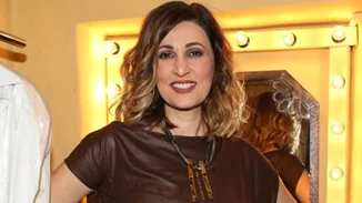 Η Ελένη Πέτα υιοθέτησε την απόλυτη τάση στο χρώμα μαλλιών - η τεχνική για ξανθά μαλλιά με φυσικό αποτέλεσμα