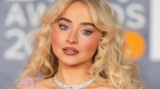 Boyfriend Blush | Το νέο trend στο ρουζ που σε κάνει να δείχνεις ερωτευμένη και πιο φρέσκια από ποτέ