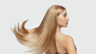 "The Flip" | Το χτένισμα από τα 60s που αναμένεται να γίνει το trend της σεζόν