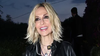 Η Άννα Βίσση τραγουδάει το "Ψυχεδέλεια" μαζί με τον 8χρονο εγγονό της, Νέστορα