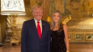 "Συγχαρητήρια παππού. Σ' αγαπώ" | O Donald Trump ποζάρει με την καλλονή 17χρονη εγγονή του