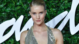 Rosie Huntington Whiteley | Δες πλάνα από το μοντέρνο σπίτι της στο Λονδίνο