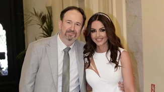 Γιάννης Παπαμιχαήλ | Στην πλαζ με τη σύζυγό του - Η ανανεωμένη εικόνα του