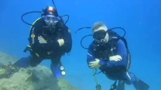 Στάθης Παναγιωτόπουλος | Όταν έκανε καταδύσεις με τον Μπάμπη Αναγνωστόπουλο και την Καρολάιν στην Αλόννησο (βίντεο)