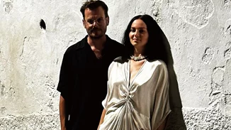 Ζενεβιέβ Μαζαρί | Ο άνδρας της είχε γενέθλια και εκείνη είναι το δώρο