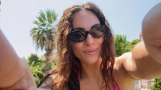 Η Ευρυδίκη Βαλαβάνη με blueberry milk pedicure, την πιο ωραία τάση του καλοκαιριού