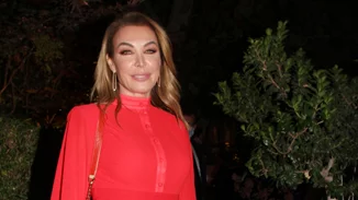 Στην γκαρνταρόμπα της Τατιάνας Στεφανίδου | Το μπεζ φόρεμά της που πρέπει να κάνεις δικό σου