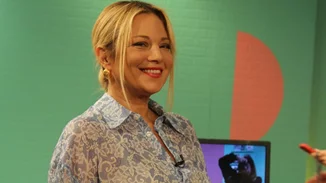 Η Νάνσυ Ζαμπέτογλου με το άκρως κολακευτικό παντελόνι που αγαπά να φορά η Victoria Beckham