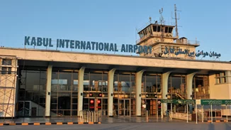 Αφγανιστάν: Επίθεση αυτοκτονίας στο αεροδρόμιο της Καμπούλ - Τουλάχιστον 13 νεκροί, ανάμεσά τους και παιδιά [Εικόνες]