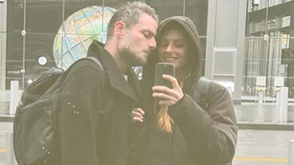 Η Ανθή Σαλαγκούδη στον φακό του Κοσμά Κουμιανού: "Σημασία έχεις ότι γράφεις μέσα μου"