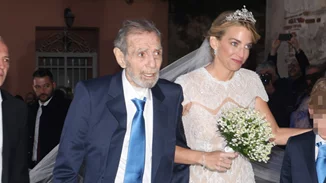 Χρυσή Βαρδινογιάννη | Το νυφικό που φόρεσε στον γάμο της - Τα κεντήματα, η δαντέλα και η εντυπωσιακή τιάρα