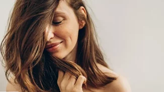 Τι φταίει και σου πέφτουν τα μαλλιά;