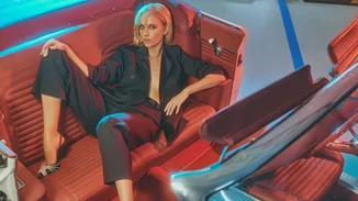 "In Her Shoes" | Η ατμοσφαιρική καμπάνια της Envie Shoes με πρωταγωνίστρια τη Δούκισσα Νομικού