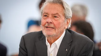 Alain Delon | Ήθελε να κάνουν ευθανασία στον σκύλο του για να τους θάψουν μαζί