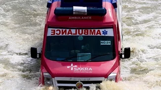 Πάνω από 130 νεκροί από κατάρρευση κρεμαστής γέφυρας στην Ινδία (βίντεο)