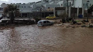 Σε εξέλιξη οι προσπάθειες αποκατάστασης των ζημιών σε Πάρο, Μύκονο και Ρόδο