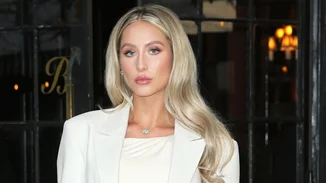 Τα 3 tips για πιο υγιή και λαμπερά μαλλιά στα οποία ορκίζονται τα TikTok girlies