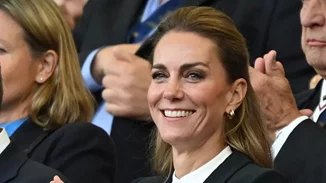 Kate Middleton | Επιστροφή στα signature καστανά μαλλιά της έπειτα από τη σύντομη blonde era της